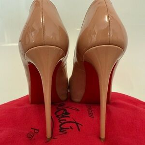 Christian Louboutin New Very Prive Nude Patent Peep toe 120MM size 37.5